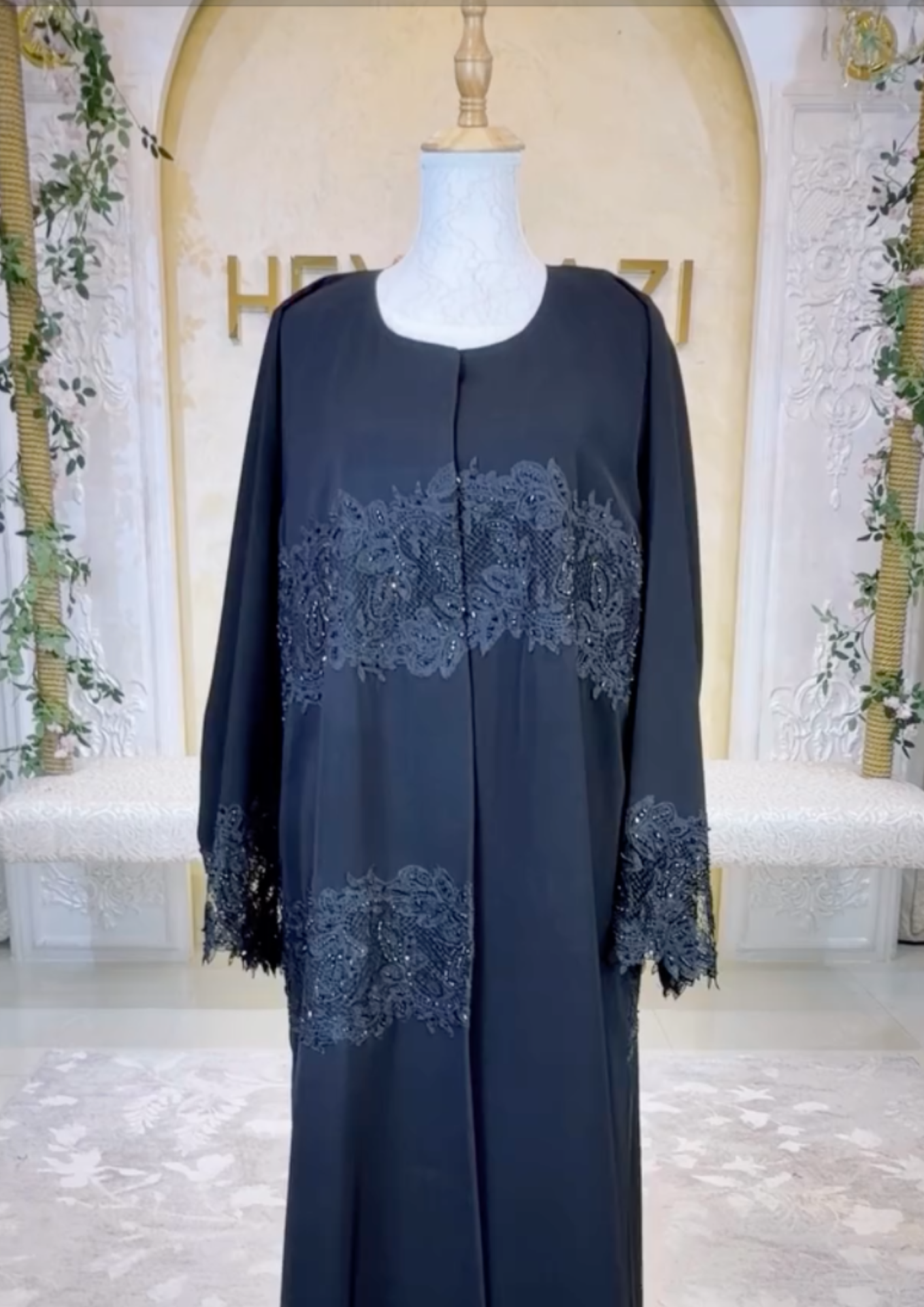 Luna Abaya