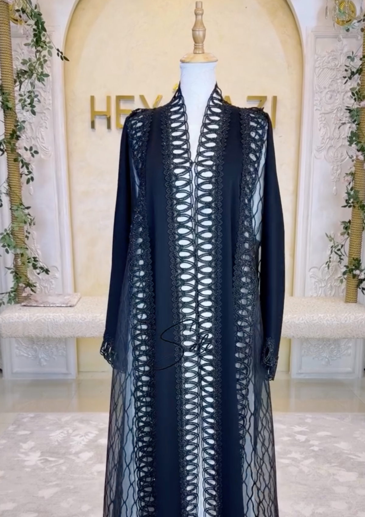 Mist Abaya